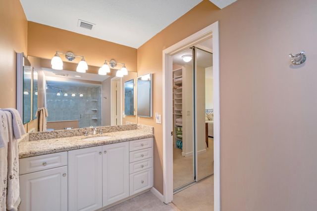 135 Old Meadow Way, Palm Beach Gardens, FL 33418