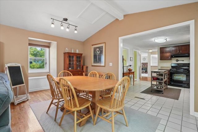 6 Nutmeg Drive, Nashua, NH 03062
