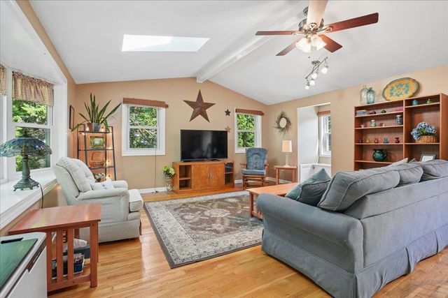 6 Nutmeg Drive, Nashua, NH 03062