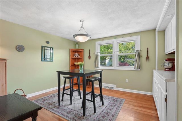 6 Nutmeg Drive, Nashua, NH 03062