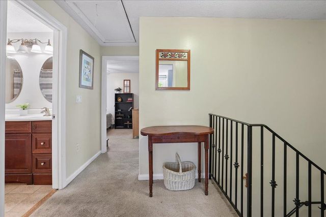 6 Nutmeg Drive, Nashua, NH 03062