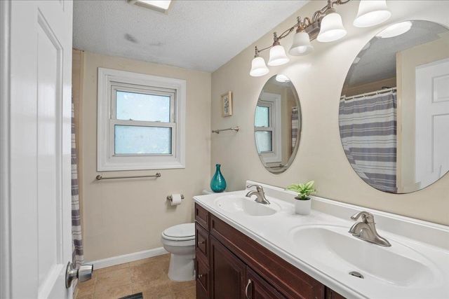 6 Nutmeg Drive, Nashua, NH 03062