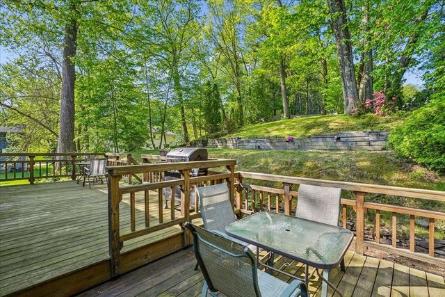6 Nutmeg Drive, Nashua, NH 03062