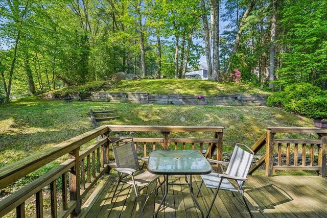 6 Nutmeg Drive, Nashua, NH 03062
