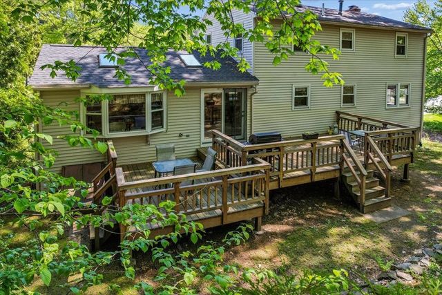 6 Nutmeg Drive, Nashua, NH 03062