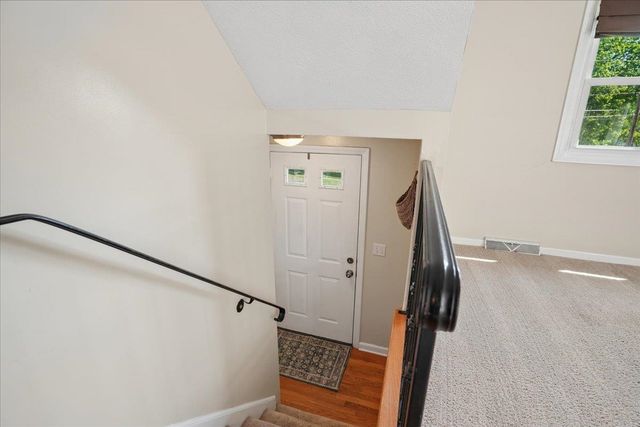 6 Nutmeg Drive, Nashua, NH 03062