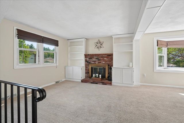 6 Nutmeg Drive, Nashua, NH 03062