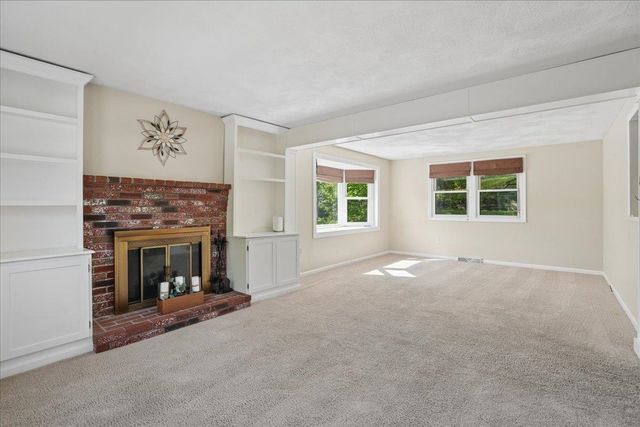 6 Nutmeg Drive, Nashua, NH 03062