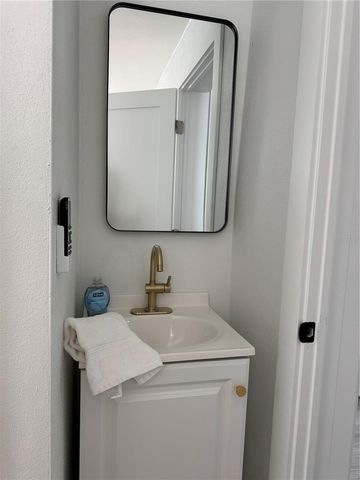 111 86TH AVENUE 1, Treasure Island, FL 33706