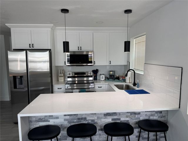 111 86TH AVENUE 1, Treasure Island, FL 33706