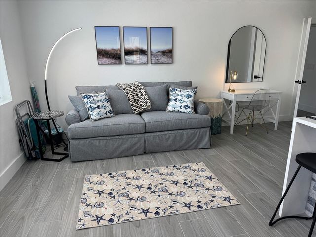 111 86TH AVENUE 1, Treasure Island, FL 33706