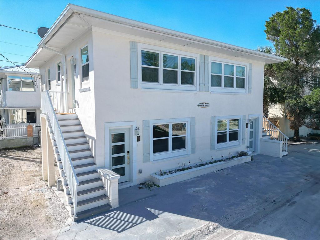 111 86TH AVENUE 1, Treasure Island, FL 33706