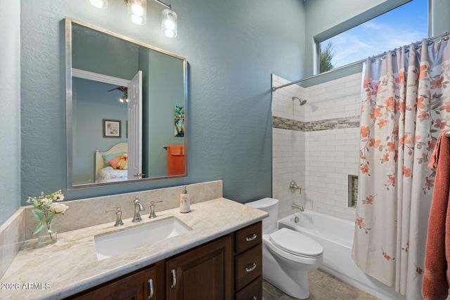 40127 N CANDLEWYCK Lane, Anthem, AZ 85086