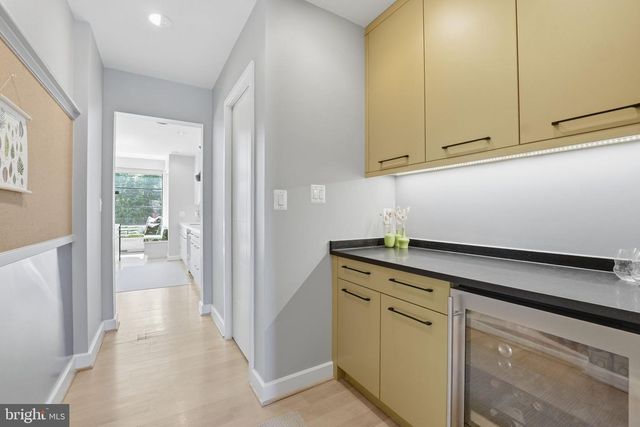 1404 N HERNDON ST, Arlington, VA 22201