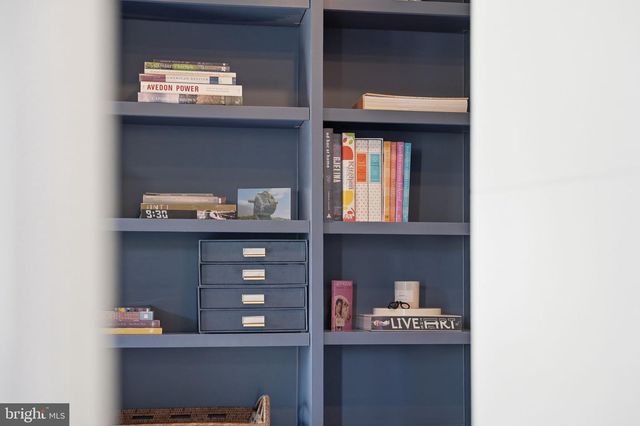 1404 N HERNDON ST, Arlington, VA 22201