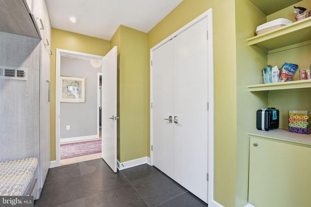 1404 N HERNDON ST, Arlington, VA 22201