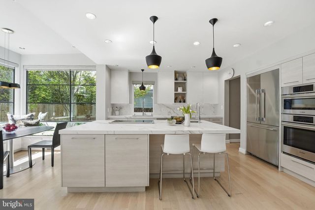 1404 N HERNDON ST, Arlington, VA 22201