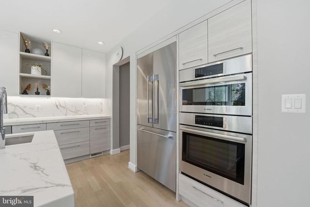 1404 N HERNDON ST, Arlington, VA 22201