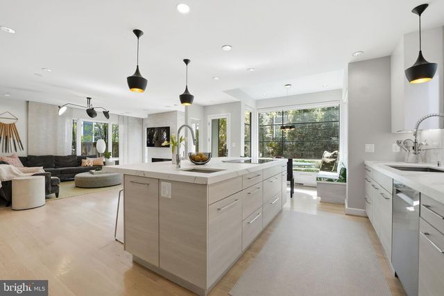 1404 N HERNDON ST, Arlington, VA 22201