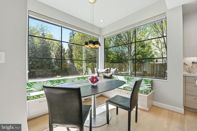 1404 N HERNDON ST, Arlington, VA 22201