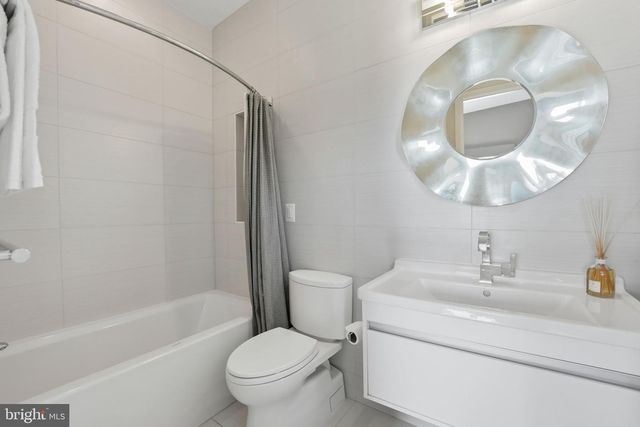 1404 N HERNDON ST, Arlington, VA 22201