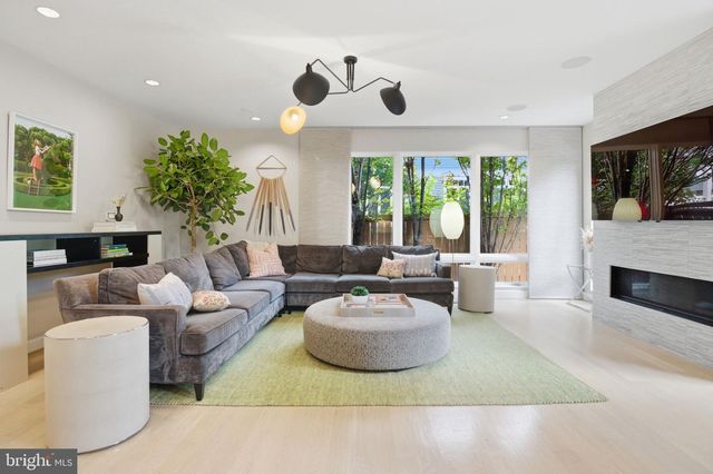 1404 N HERNDON ST, Arlington, VA 22201