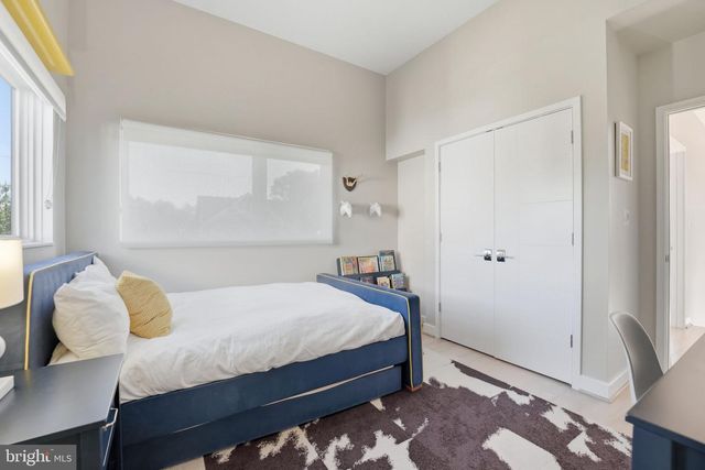 1404 N HERNDON ST, Arlington, VA 22201