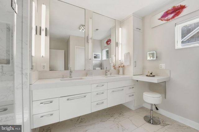 1404 N HERNDON ST, Arlington, VA 22201