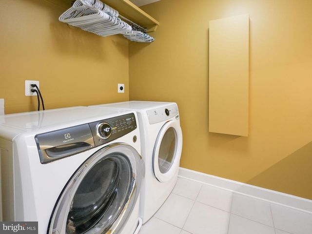 1404 N HERNDON ST, Arlington, VA 22201