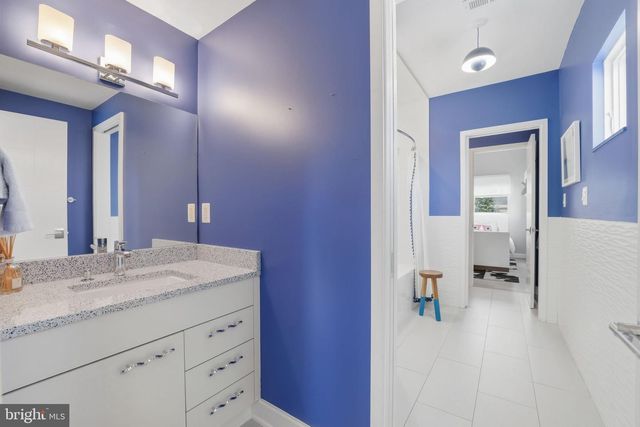 1404 N HERNDON ST, Arlington, VA 22201