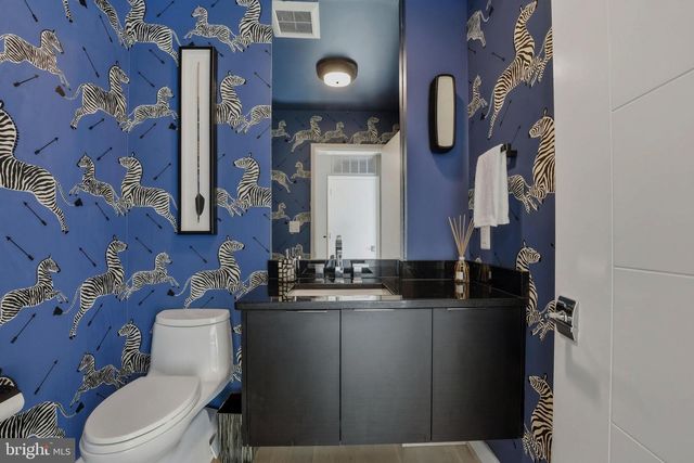 1404 N HERNDON ST, Arlington, VA 22201