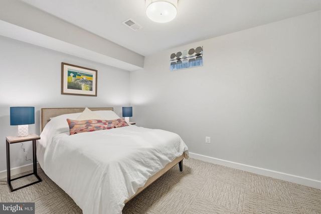 1404 N HERNDON ST, Arlington, VA 22201