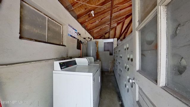 1464 HOLMESDALE Road 4, Jacksonville, FL 32207