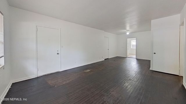 1464 HOLMESDALE Road 4, Jacksonville, FL 32207