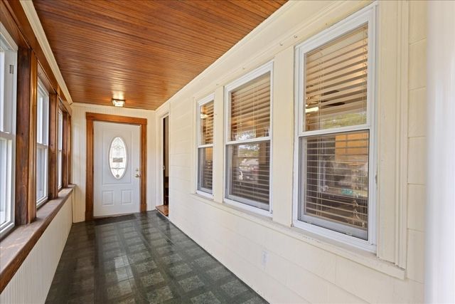 66 Edgemere Rd, Lynn, MA 01904
