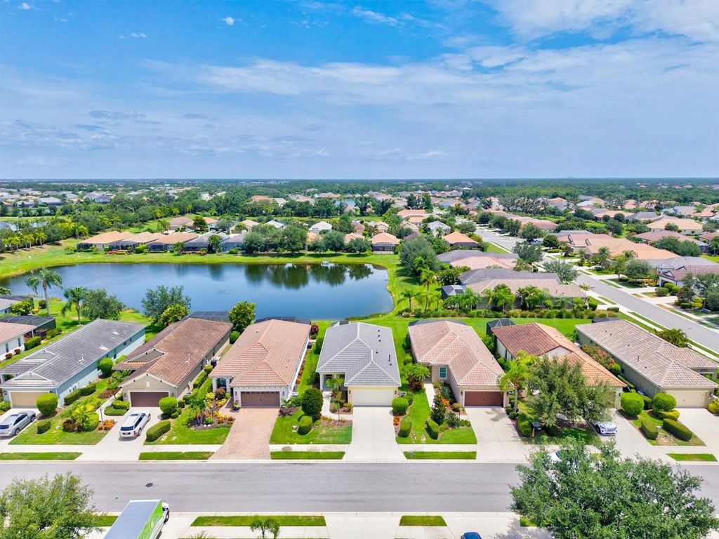 Image 23 of property listing at 12717 DEEP BLUE PLACE, Bradenton, FL 34211