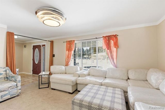 32904 Surow Drive, Warren, MI 48093