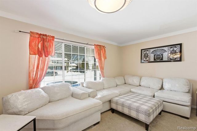 32904 Surow Drive, Warren, MI 48093