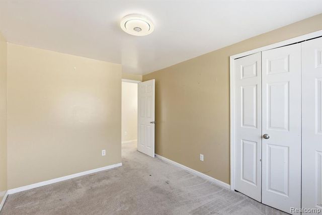 32904 Surow Drive, Warren, MI 48093