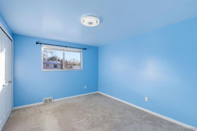 32904 Surow Drive, Warren, MI 48093