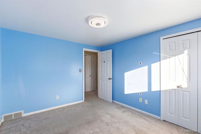 32904 Surow Drive, Warren, MI 48093