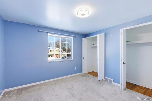 32904 Surow Drive, Warren, MI 48093