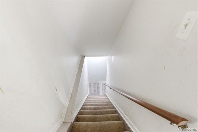 32904 Surow Drive, Warren, MI 48093