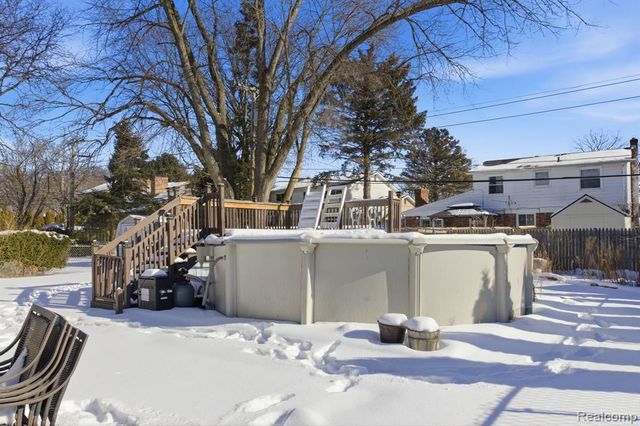 32904 Surow Drive, Warren, MI 48093