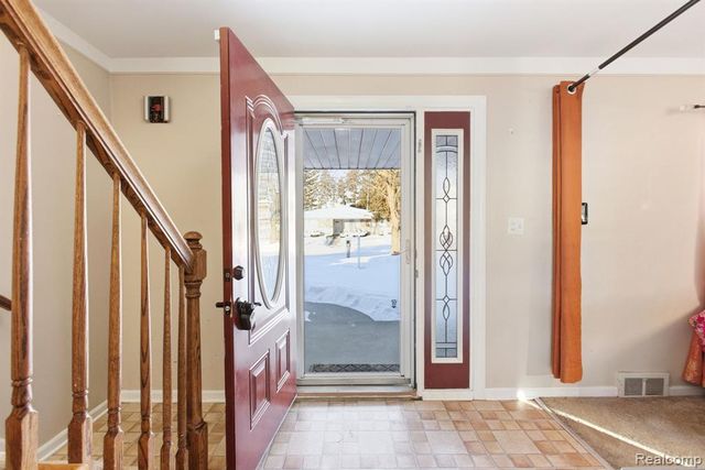 32904 Surow Drive, Warren, MI 48093