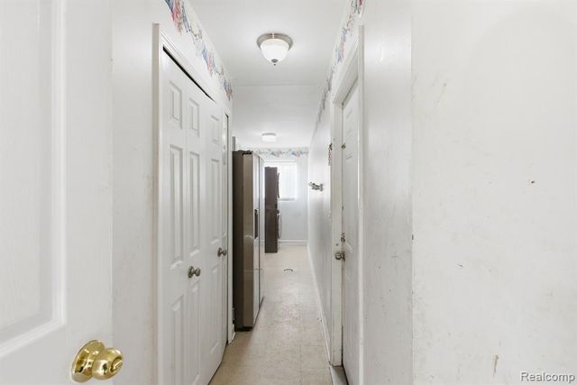 32904 Surow Drive, Warren, MI 48093