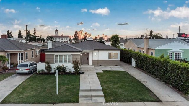 8713 S 7th Avenue, Inglewood, CA 90305