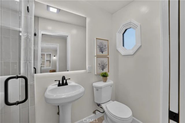 8713 S 7th Avenue, Inglewood, CA 90305