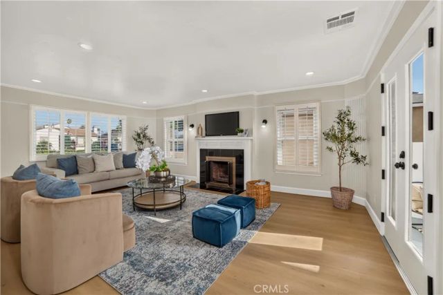 8713 S 7th Avenue, Inglewood, CA 90305