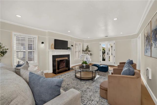 8713 S 7th Avenue, Inglewood, CA 90305